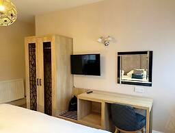 Caerwylan Hotel