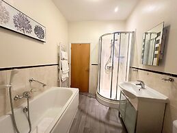 Caerwylan Hotel