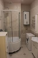 Apartment on Kamyshovaya 41, apt 2