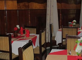 Ganjoni wananchi Hotel
