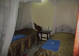 Ganjoni wananchi Hotel
