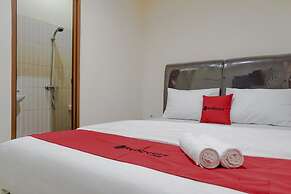 RedDoorz @ Jalan Biak Roxy Jakarta