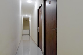 RedDoorz @ Jalan Biak Roxy Jakarta