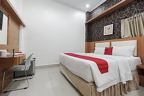 RedDoorz near Mall Panakkukang 3