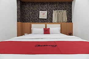 RedDoorz near Mall Panakkukang 3