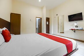 RedDoorz Plus @ Karebosi Area 2