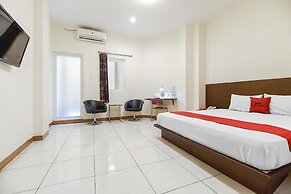 RedDoorz Plus @ Karebosi Area 2