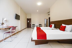 RedDoorz Plus @ Karebosi Area 2