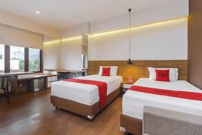 RedDoorz Plus @ CBD Bintaro