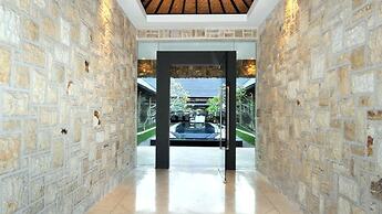Modern Family Villa