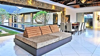 Modern Family Villa