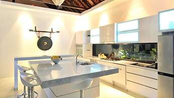 Modern Family Villa