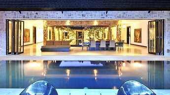 Modern Family Villa