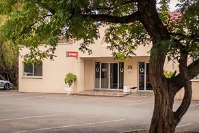 Horseshoe Inn