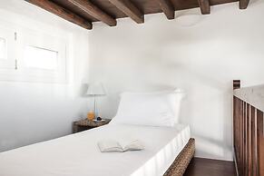 AGL Luxury Villas