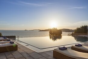 AGL Luxury Villas