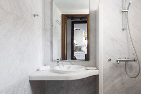 AGL Luxury Villas