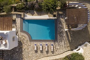 AGL Luxury Villas