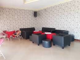 Happy Wallet Gardens Hotel