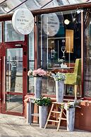 Wine & Pillow Hotel by Frapolli