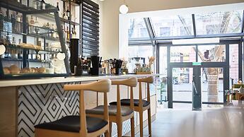 Wine & Pillow Hotel by Frapolli