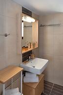 Syra Suites