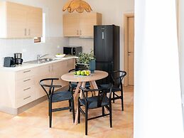 Syra Suites