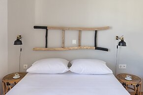 Syra Suites