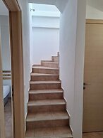 Syra Suites