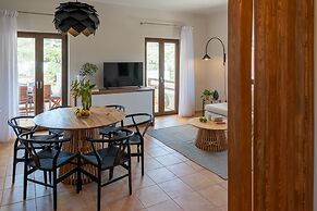 Syra Suites