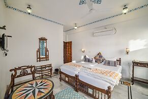 Hotal Devraj Niwas on Lake Pichola Udaipur