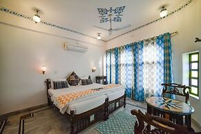 Hotal Devraj Niwas on Lake Pichola Udaipur
