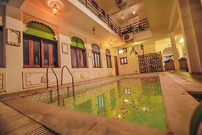 Hotal Devraj Niwas on Lake Pichola Udaipur