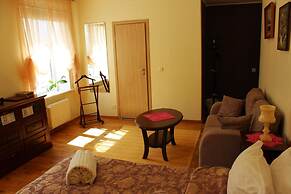Embrace Guestrooms & Apartments