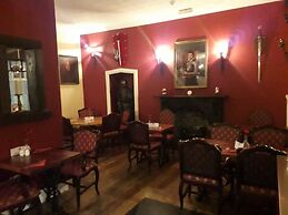 The Red Lion Hotel