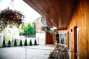 Donhoff Residence