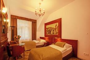 Hotel Golden Lamb
