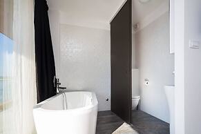 Villa Gloss