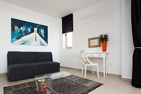 Villa Gloss