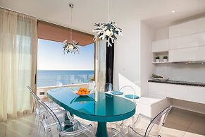 Villa Gloss