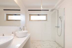 Villa Gloss