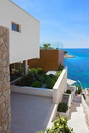 Villa Gloss