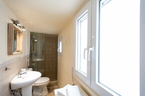 Mykonos Old Harbor Suite