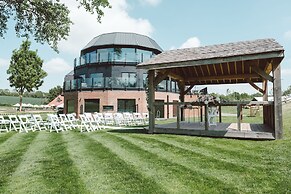 Cave Hotel & Golf Resort