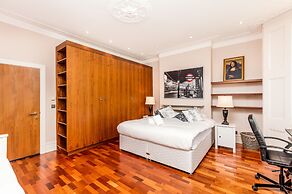 Muse Haus Riverside