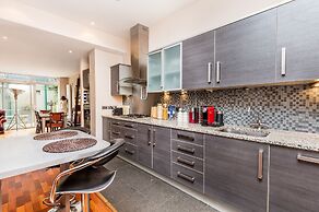 Muse Haus Riverside