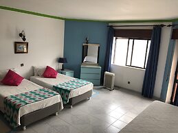 Quartos e Apartamentos Atalaia