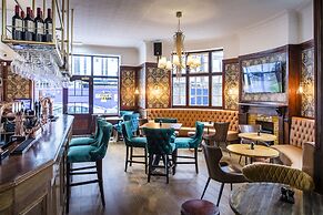 Three Falcons Hotel