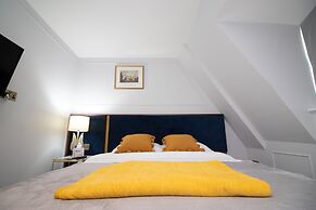 Three Falcons Hotel