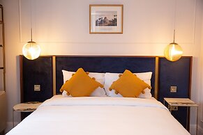 Three Falcons Hotel
